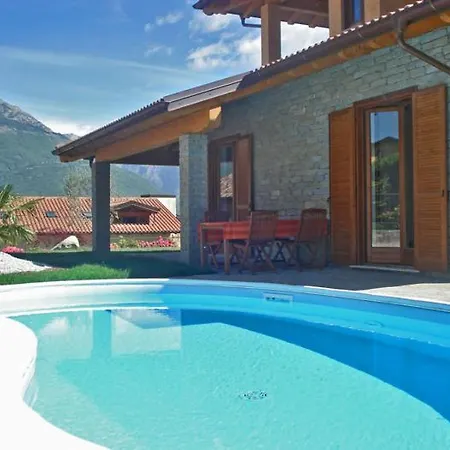 Villa Fantasia Sp Ferien-villa Mit Pool Und Sauna Colico